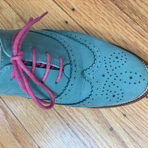 Boden Oxfords in Green with Pink Laces